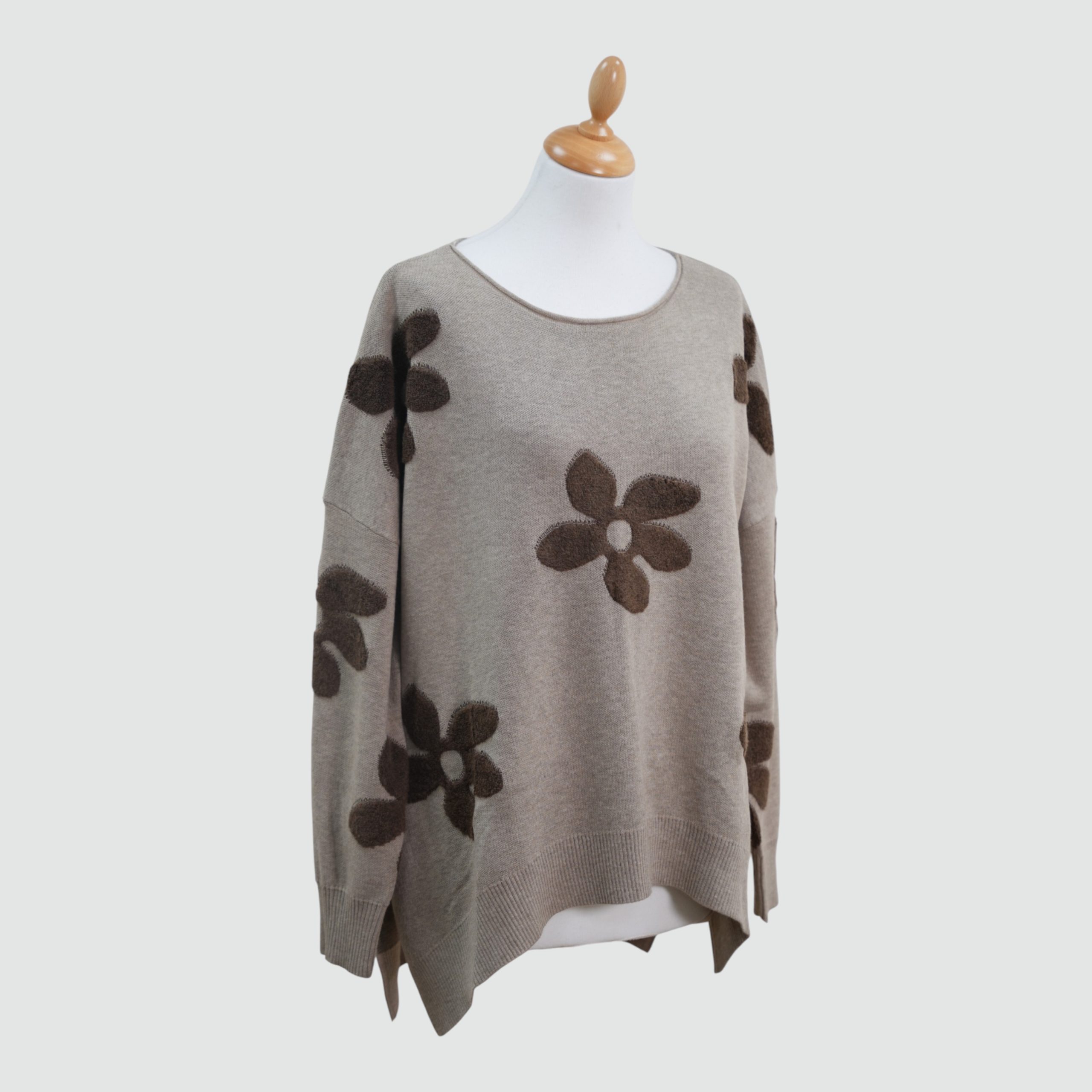 Estel Flower Applique Sweater size14-20 - Image 3