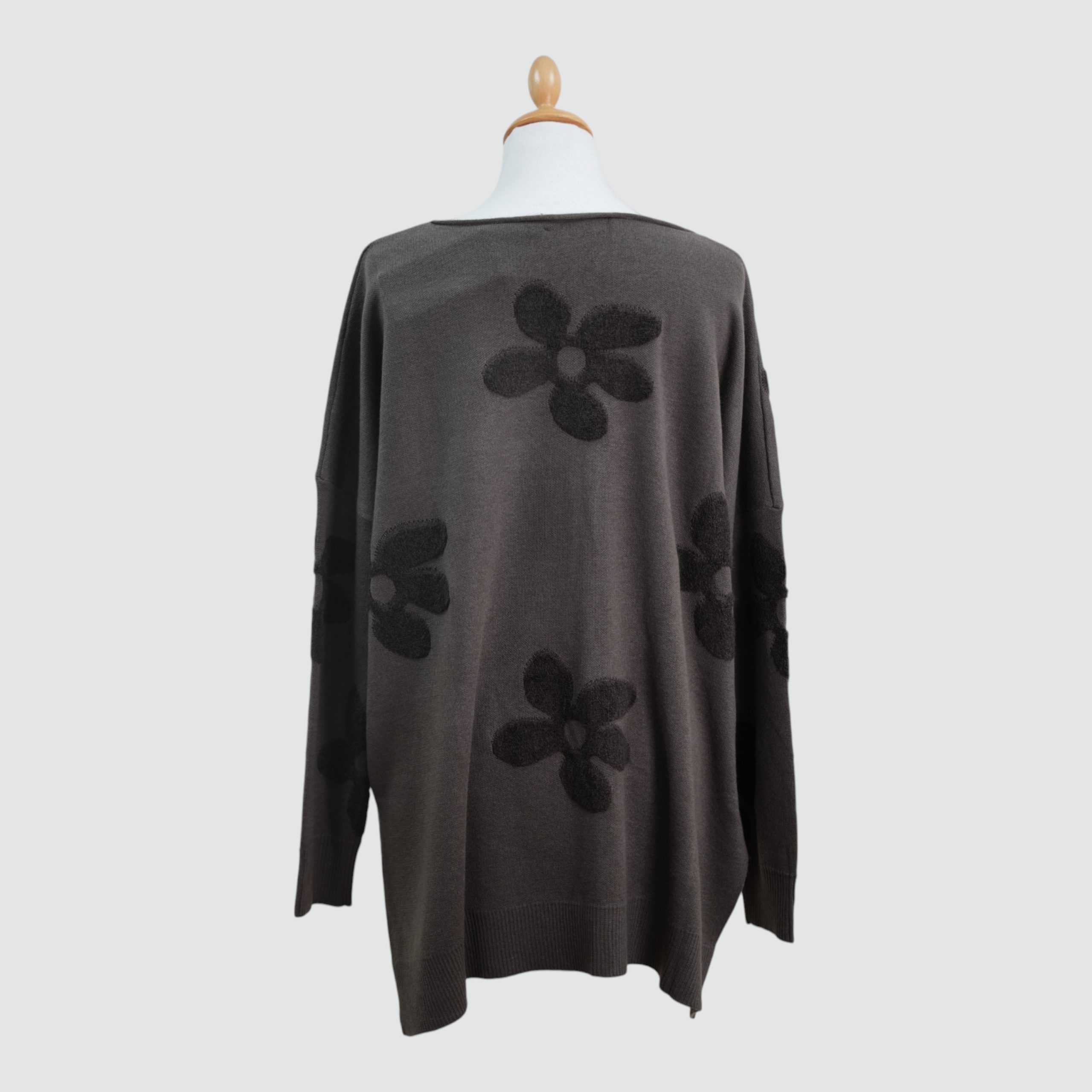 Estel Flower Applique Sweater size14-20 - Image 7
