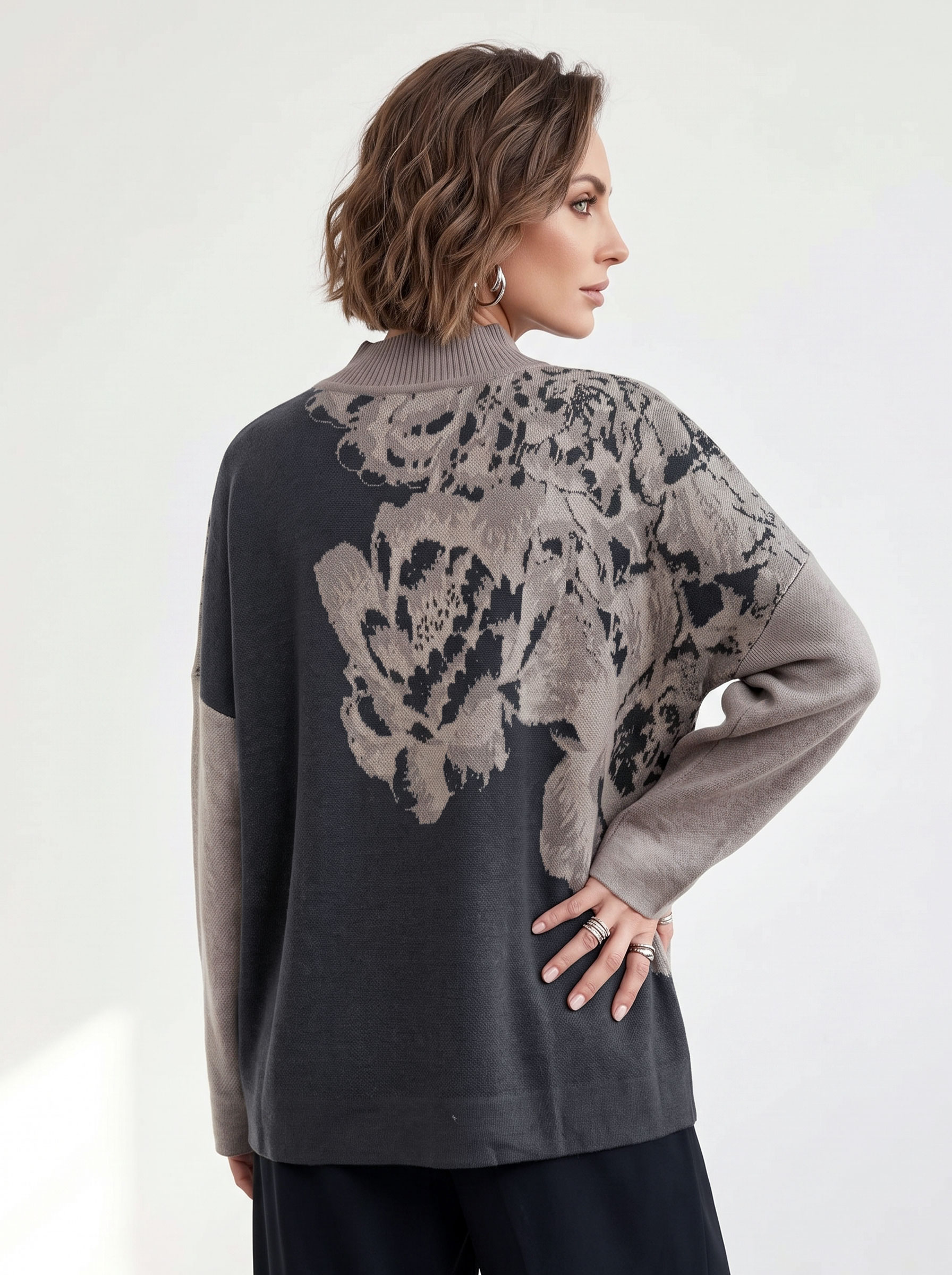 Tuscan Flower Motif Feature Sweater size 12-20 - Image 3